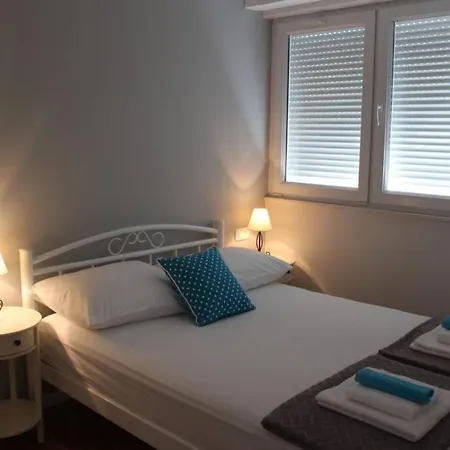 Banana Youth * 斯普利特